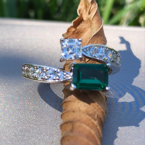 COPY - 1ct cultivated emerald S925 sterling silver ring adjustable. - Picture 5 of 10